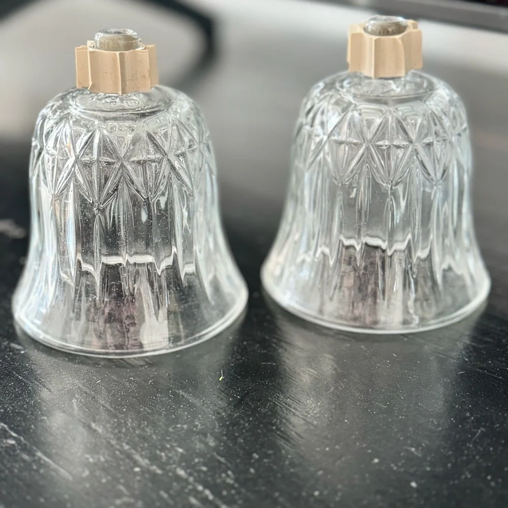2 Home Interiors Clear Glass candle hold Hurricane Votive Cups Grommets 4 